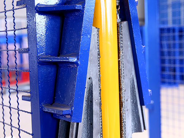 漸進(jìn)式防墜落防斷繩安全保護(hù) 漸進(jìn)式防墜落防斷繩安全保護(hù)