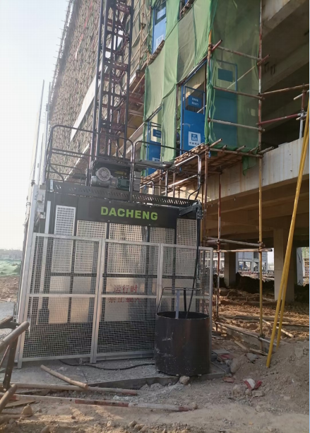 SC120/120 齒條式貨梯 SC120/120 齒條式貨梯