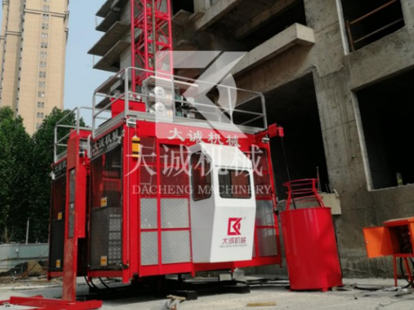 大誠施工電梯入駐建業(yè)集團長垣項目——特區(qū)壹號 大誠施工電梯入駐建業(yè)集團長垣項目——特區(qū)壹號