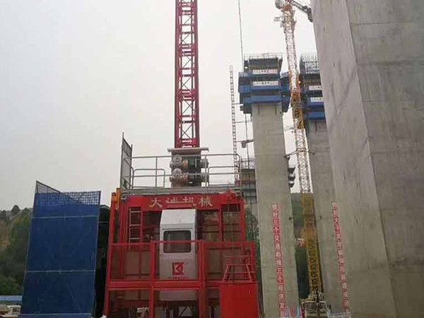 中鐵十九局集團使用大誠機械施工電梯、物料提升機案例